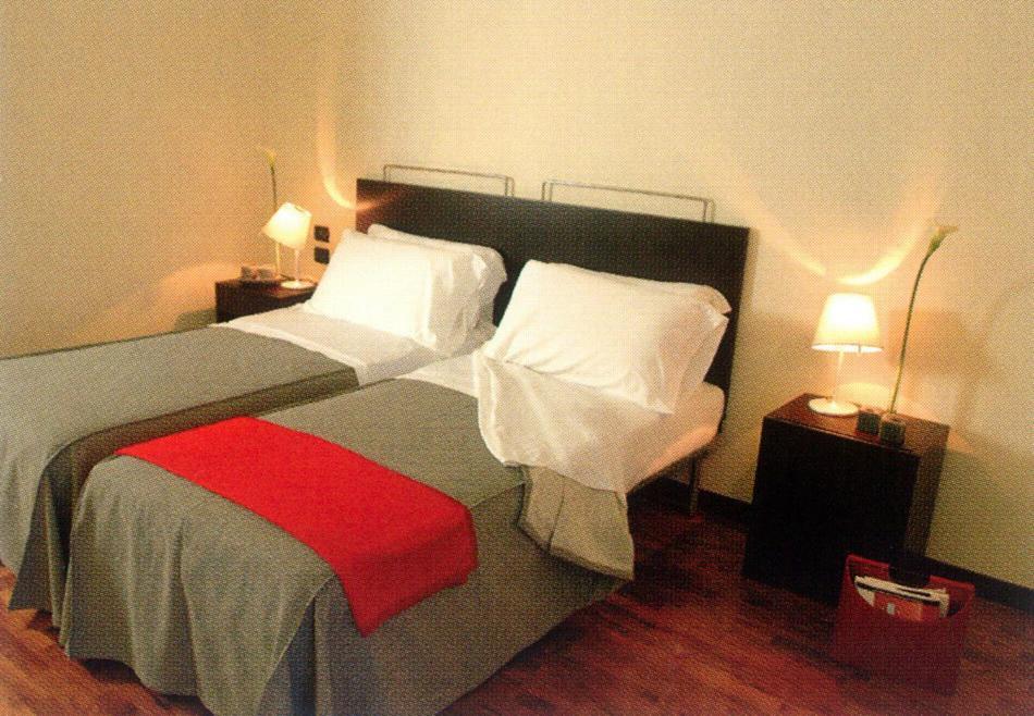 Saurus Hotel Алтамура Стая снимка