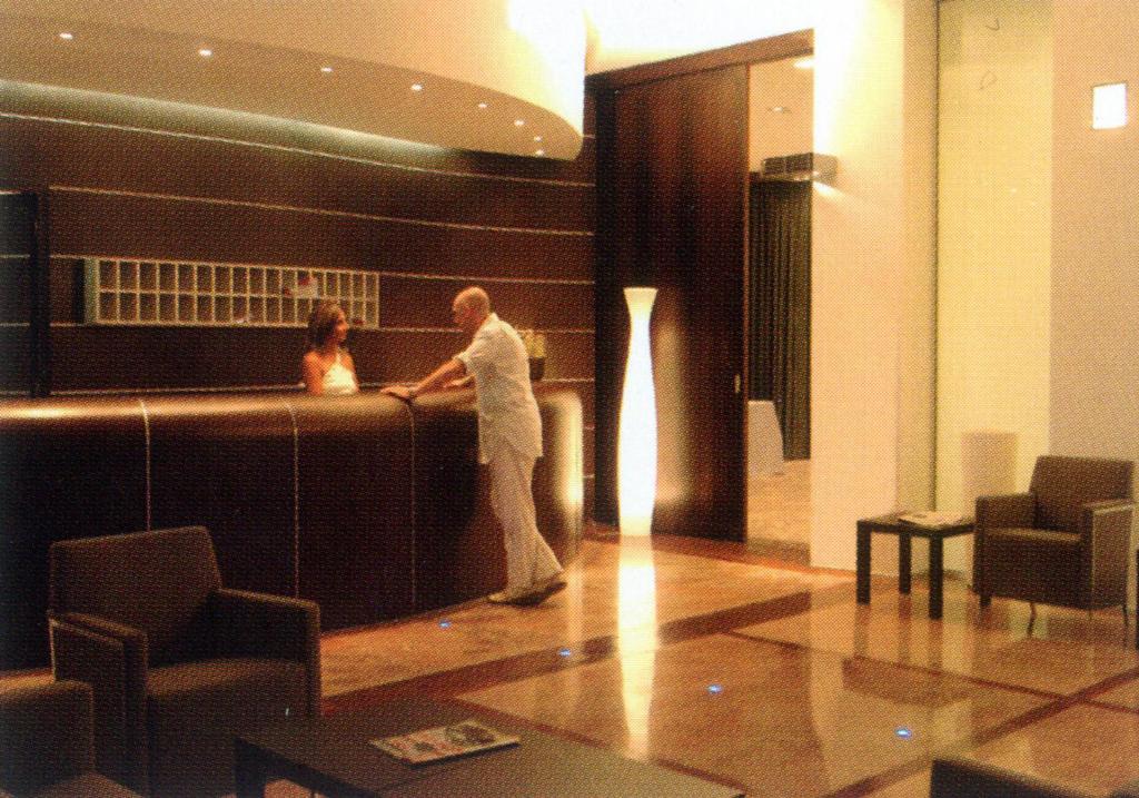 Saurus Hotel Алтамура Екстериор снимка